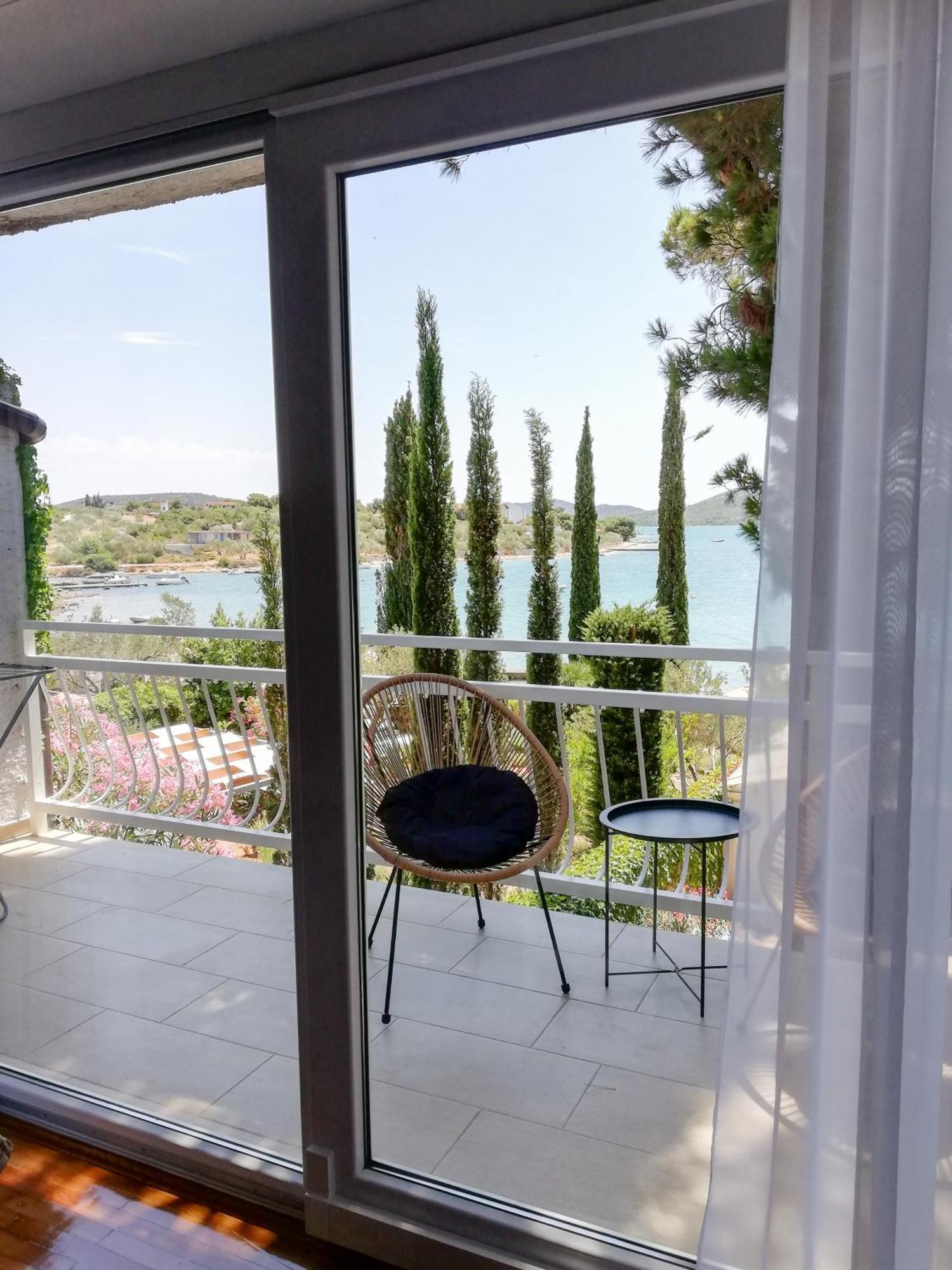 Bed & Breakfast Pansion Rade Otel Pirovac Oda fotoğraf