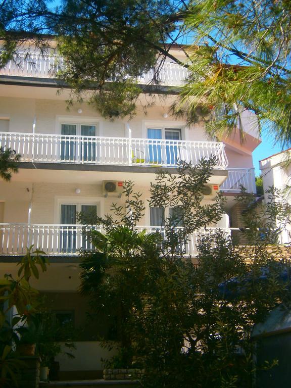 Bed & Breakfast Pansion Rade Otel Pirovac Dış mekan fotoğraf