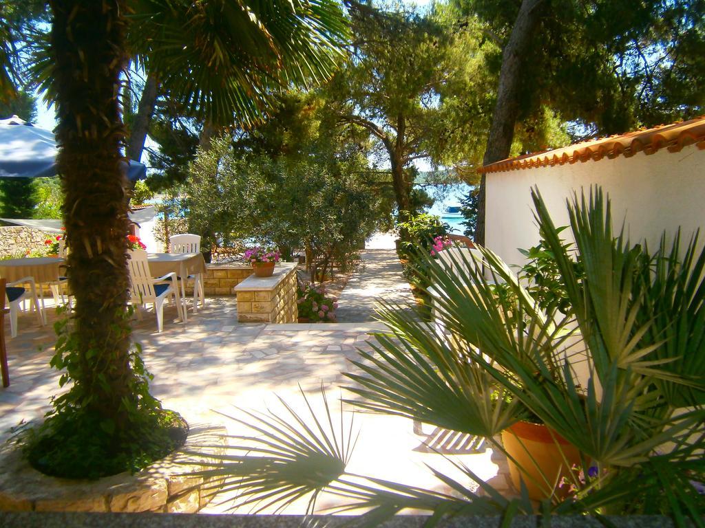 Bed & Breakfast Pansion Rade Otel Pirovac Dış mekan fotoğraf