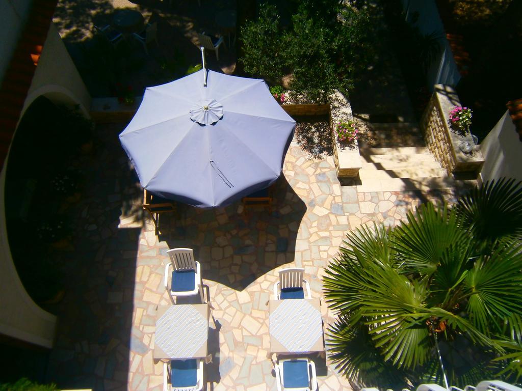 Bed & Breakfast Pansion Rade Otel Pirovac Dış mekan fotoğraf