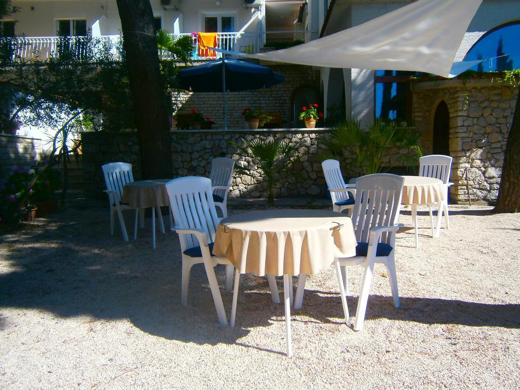Bed & Breakfast Pansion Rade Otel Pirovac Dış mekan fotoğraf