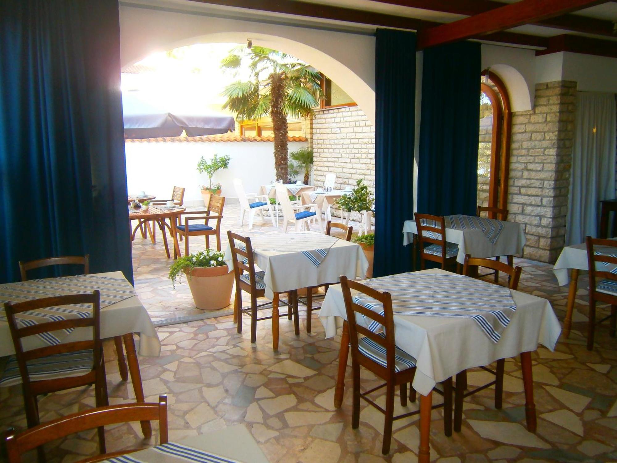 Bed & Breakfast Pansion Rade Otel Pirovac Dış mekan fotoğraf