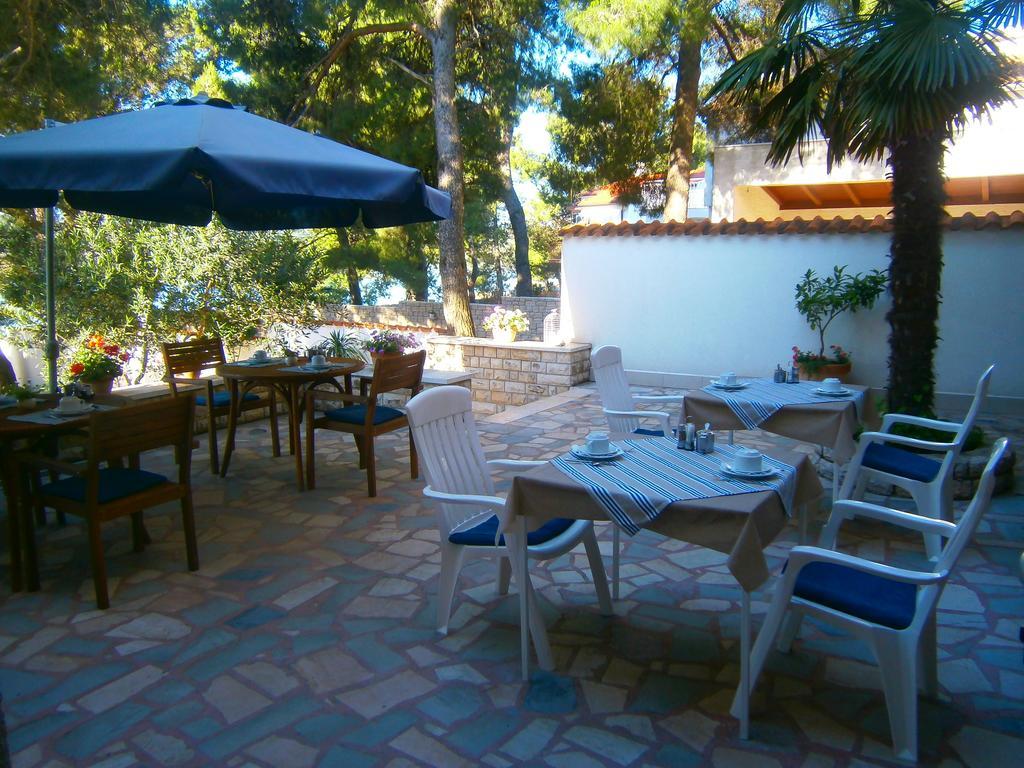 Bed & Breakfast Pansion Rade Otel Pirovac Dış mekan fotoğraf